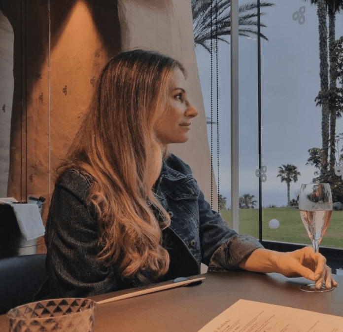 Guía para ayuno intermitente: tipo de ayuno 16/8, 18/6, hidratación, patrón de alimentación, keto, suplementos.