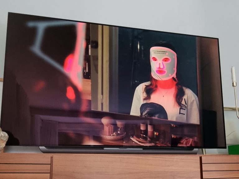 Fototerapia LED: el tratamiento facial efecto piel joven