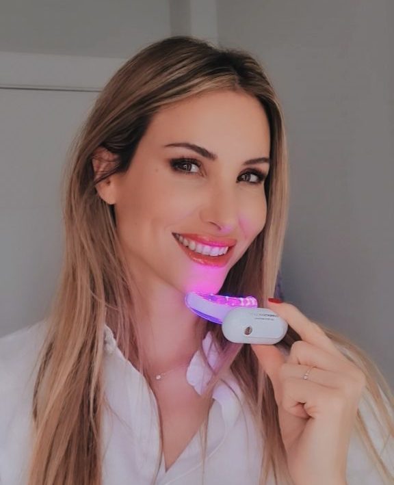 Blanqueamiento dental en casa LED: Mi opinión del Kit de Blanqueamiento Dental LED CurrentBody, antes y después, cómo usar.
