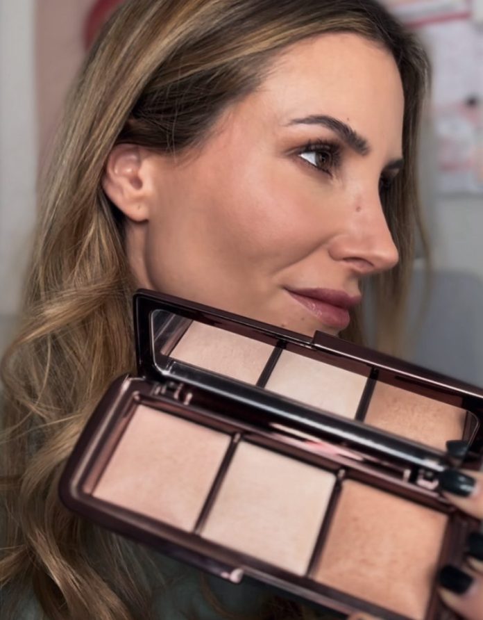 Paleta Hourglass Ambient Lighting Palette. Mi opinión de los polvos: tecnología fotoluminiscente, suavizan, refinan la piel, brillo saludable. Paleta Hourglass Ambient Lighting Palette. Mi opinión de los polvos: tecnología fotoluminiscente, suavizan, refinan la piel, brillo saludable.