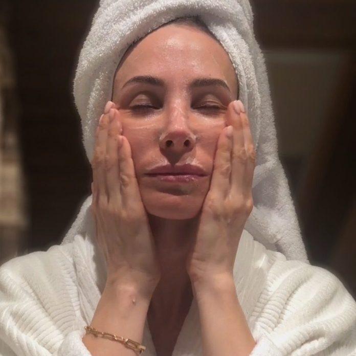 Doble limpieza facial, qué es? Productos que recomiendo para la rutina de limpieza facial de noche, desmaquillante, bálsamo, gel limpiador.