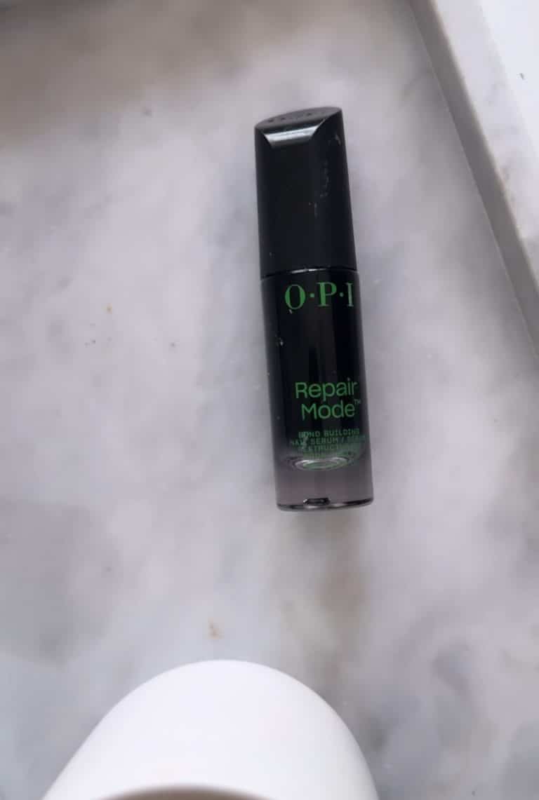 Opi Repair Mode no solo es el mejor endurecedor de uñas, es reparador de enlaces
