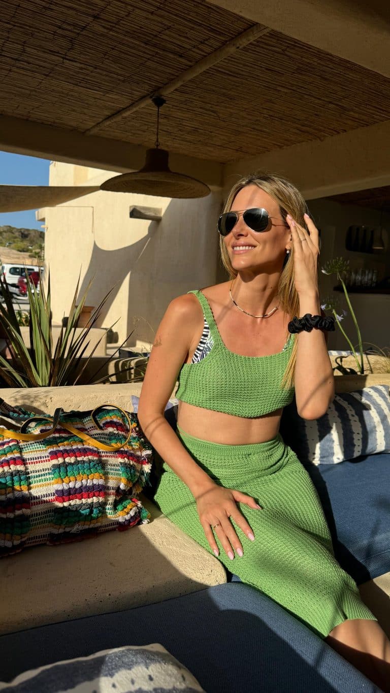 Consigue una piel radiante con una suave rutina de exfoliación facial, perfecta para verano. Di hola a una tez radiante.